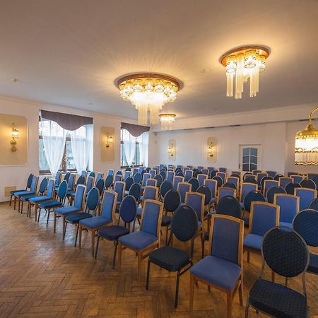 Hotel Petrin ヤブロネツ・ナド・ニソウ エクステリア 写真