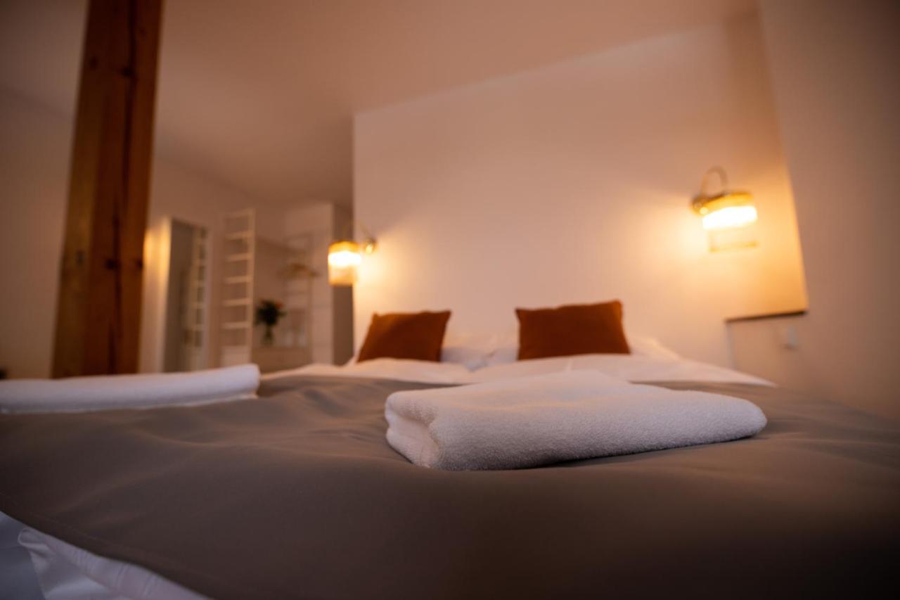 Hotel Petrin ヤブロネツ・ナド・ニソウ エクステリア 写真