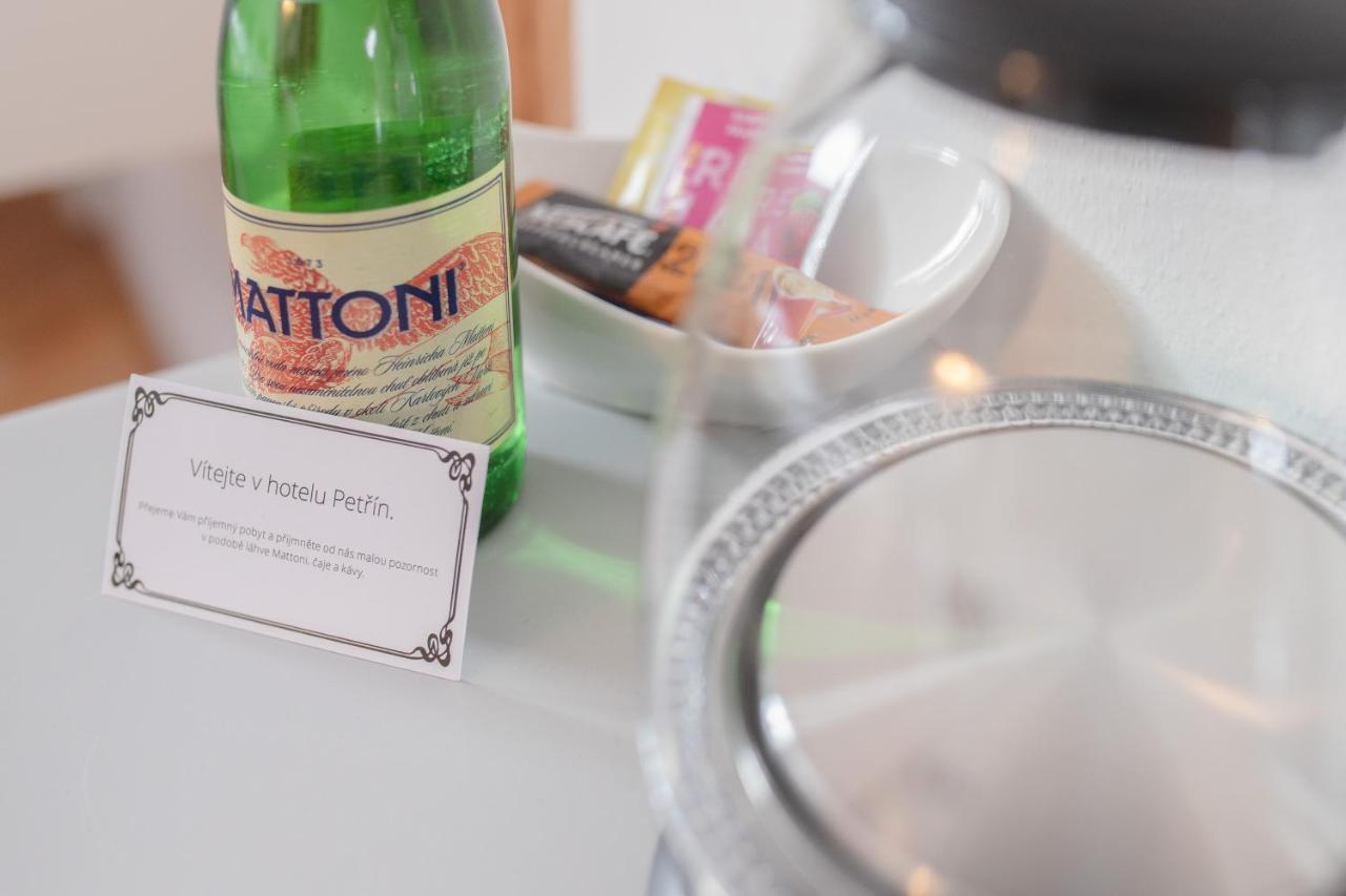 Hotel Petrin ヤブロネツ・ナド・ニソウ エクステリア 写真