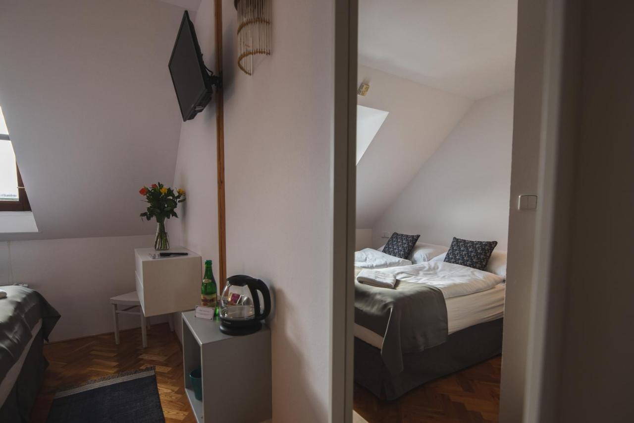 Hotel Petrin ヤブロネツ・ナド・ニソウ エクステリア 写真