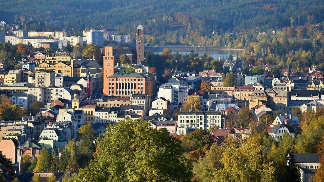 Hotel Petrin ヤブロネツ・ナド・ニソウ エクステリア 写真