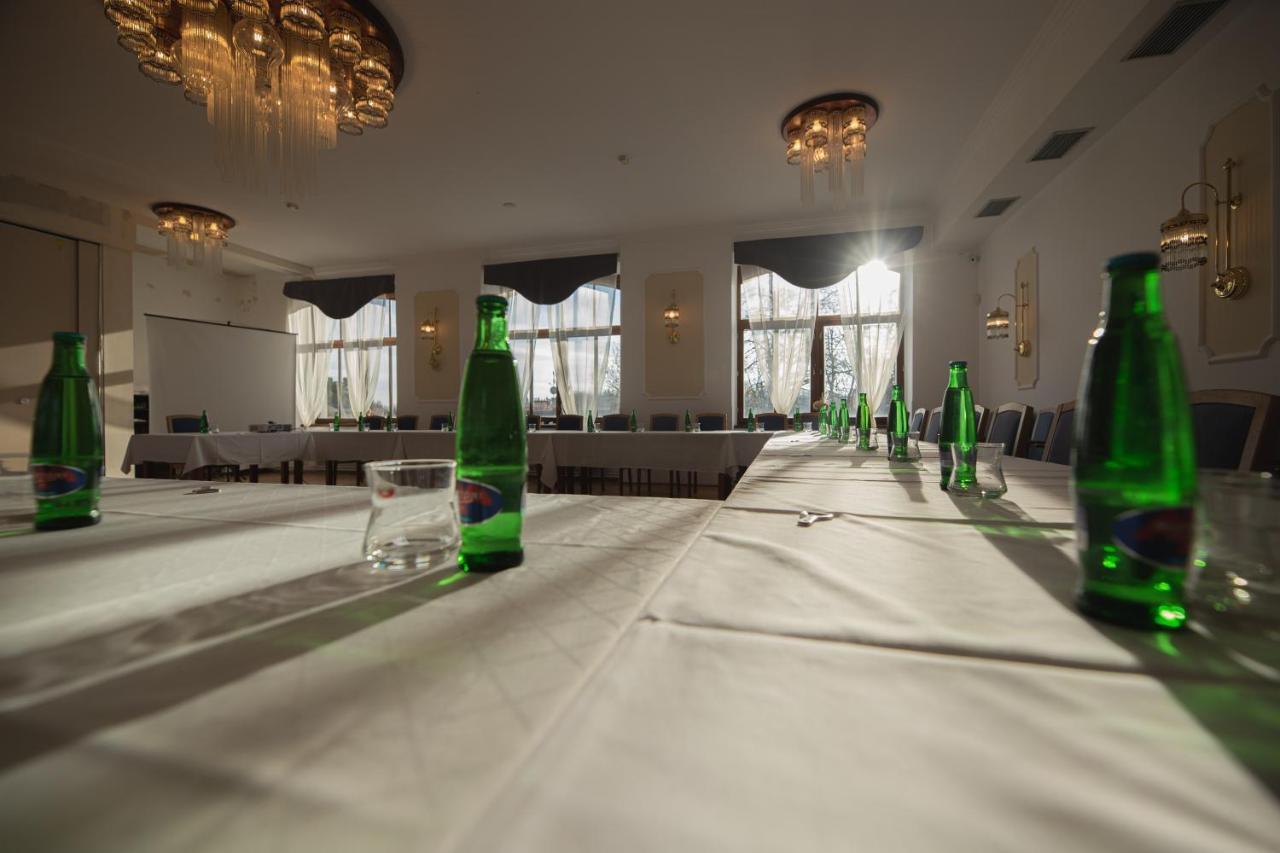 Hotel Petrin ヤブロネツ・ナド・ニソウ エクステリア 写真